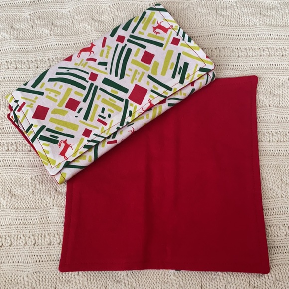 Reindeer Cloth Dinner Napkins, set of 4 - Picture 2 of 3